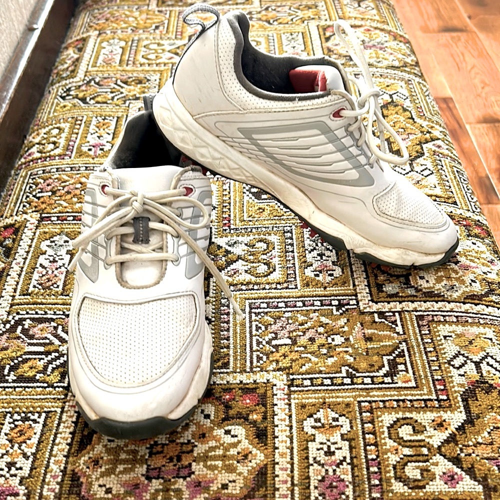 FootJoy Youth Fury Golf Shoes, 5, White/Silver, Used & Still in Great Condition